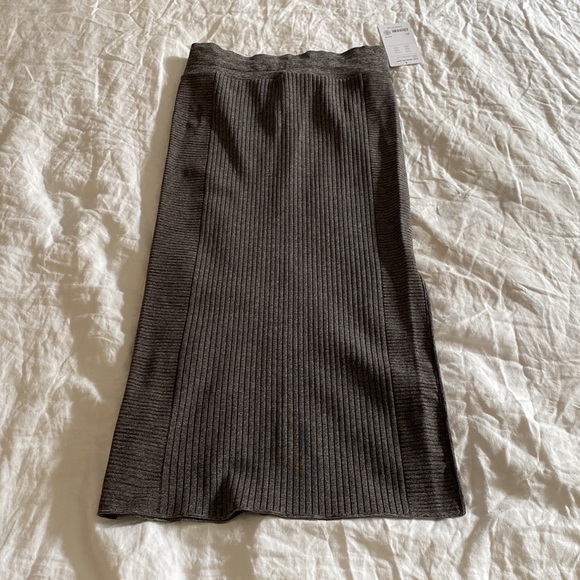 Athleta Luxe Seamless Skirt - heathered brown - Picture 5 of 5